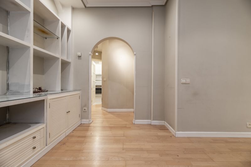 Built In Furniture Construction in Woodbridge, VA